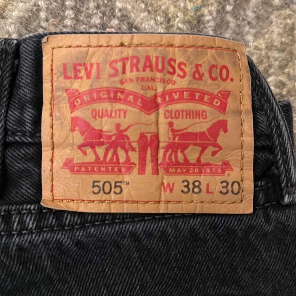 Levis 505 black 37 x 24 perfectly broken in & perfect color